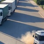 Lixo acumulado e caminhões parados na quadra 24 do Gama, com pragas e problemas de coleta há meses.