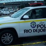 Viatura da Polícia Civil em cena de tentativa de assalto no bairro Maracanã, Rio de Janeiro.