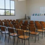 Auditório escolar em Sobradinho, DF, preparado para Jornada Pedagógica com foco em formação educacional.