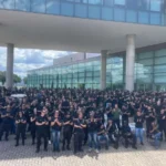 Policiais penais do DF protestam por regulamentação e reajustes salariais