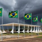 Palácio do Buriti em Brasília, simbolizando transição no governo do DF com licenças polêmicas de Ibaneis e Paco.
