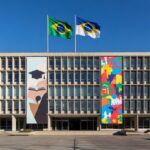 Palácio do Buriti em Brasília, simbolizando suspensão de portaria sobre salários de professores temporários no DF.