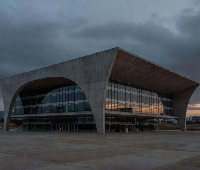Prédio da CLDF em Brasília durante audiência sobre negligência do GDF em Serrinha