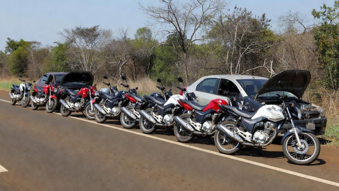 Operação do DER-DF apreende motos adulteradas no Lago Norte, Brasília