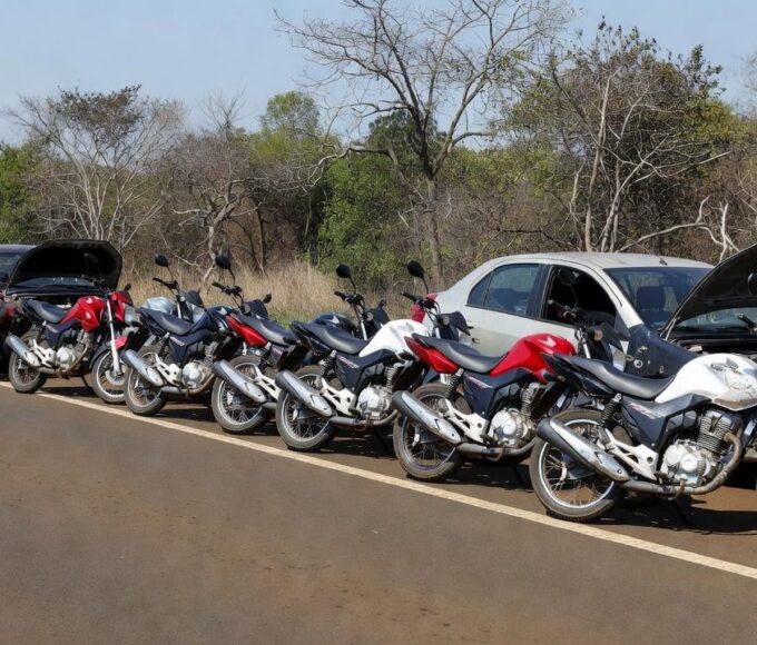 Operação do DER-DF apreende motos adulteradas no Lago Norte, Brasília