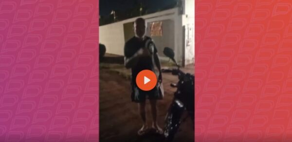 Buzina de motoboy vira guerra: 20 motoqueiros atacam casa de PM com pedras e rojões em Campo Grande
