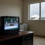 Estúdio de TV Câmara com elementos culturais em Brasília