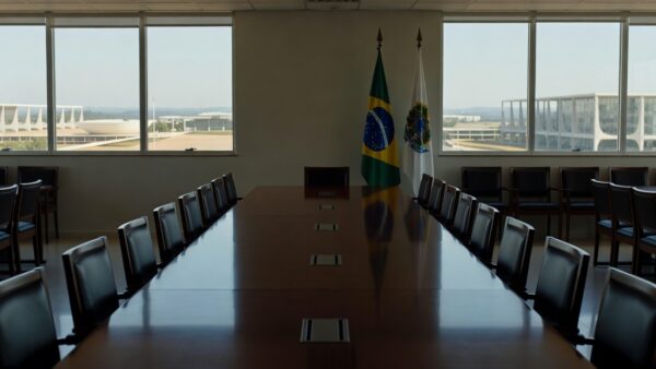 Sala de reuniões em Brasília com mesa e documentos representando encontro político