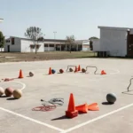 Quadra esportiva em escola pública do DF sobre projeto de aulas de Educação Física