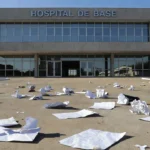 Fachada do Hospital de Base em Brasília representando golpe de vagas falsas no DF
