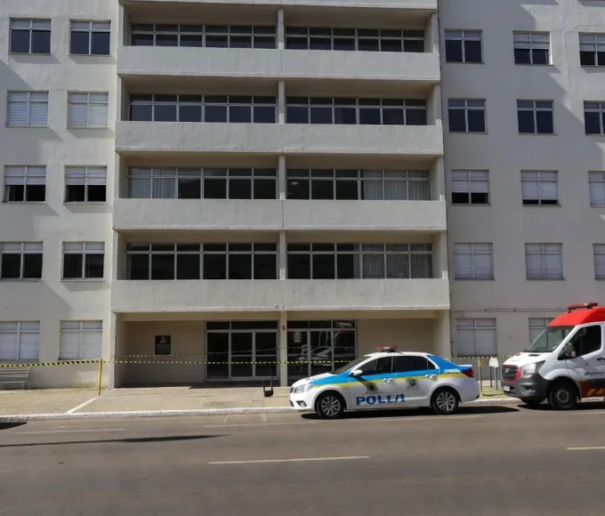 Prédio residencial em Brasília após invasão e refém
