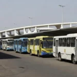 Frota de ônibus parados em terminal durante greve de rodoviários no DF