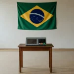Seção eleitoral com urna brasileira representando resultado político